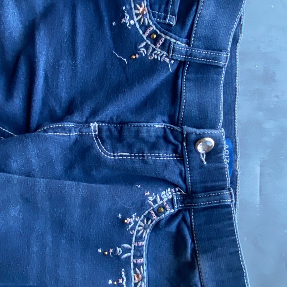 Jeans - Picture 4 of 5